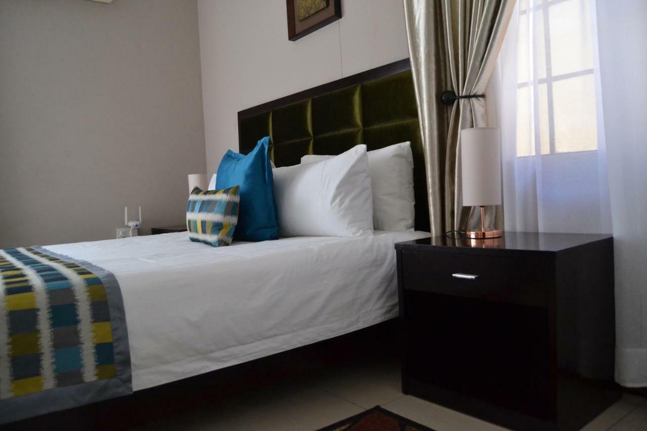 Triple Palms Bed And Breakfast Gaborone Ngoại thất bức ảnh