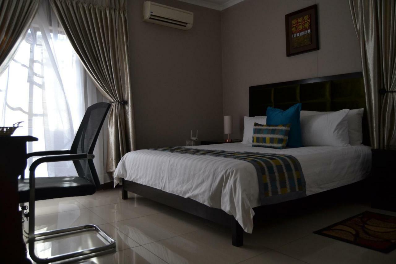 Triple Palms Bed And Breakfast Gaborone Ngoại thất bức ảnh
