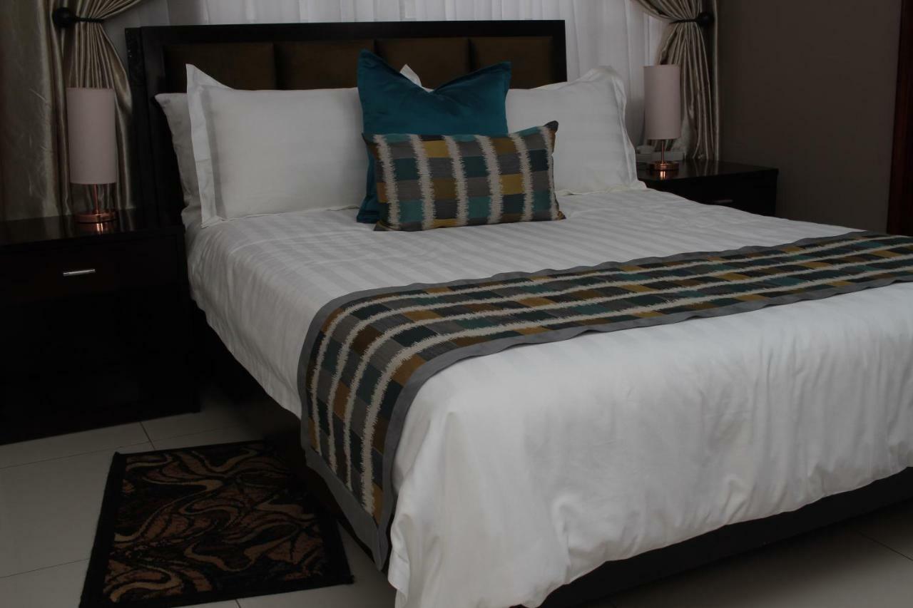 Triple Palms Bed And Breakfast Gaborone Ngoại thất bức ảnh