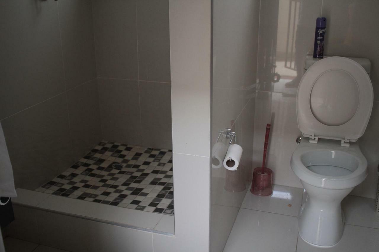 Triple Palms Bed And Breakfast Gaborone Ngoại thất bức ảnh